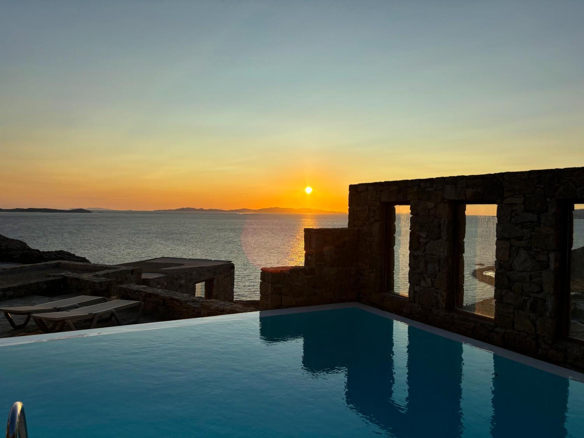 White Rock Suites & Villas Houlakia  Exterior foto